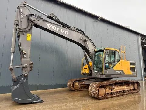 Volvo EC220E L (bj 2015)