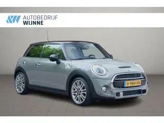 MINI Cooper S 192pk Chili Serious Business | JCW Pakket | Panoramadak | Keyless | Camera | Harman/ka