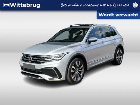 Volkswagen Tiguan 1.4 TSI eHybrid R-Line / AUTOMAAT/ 245 PK/ 2X R-LINE/ PANO/ TREKHAAK/ CAMERA/ KEYL