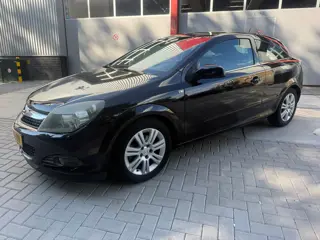 Opel Astra GTC 1.6 Executive AUTOMAAT NAVI