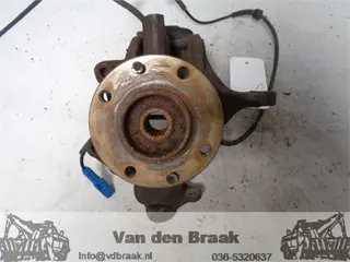 Citroen C3 2010-2016 Fusee links voor