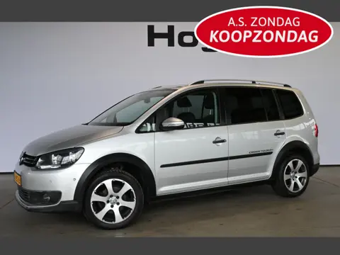 Volkswagen Touran 1.4 TSI Cross Climate control Trekhaak Cruise control PDC Inruil Mogelijk!