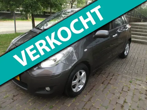 Toyota Yaris 1.3 VVTi Aspiration//AUTOMAAT ///ORG NEDERLANDSE AUTO//KM ORG