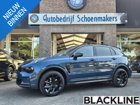 Lynk & Co 01 1.5 BLACKLINE! + MY23 + 6.6Kwh LADEN! ZWARTE-HEMEL ROLHOES MY23 360-CAMERA PANO/SCHUIF 