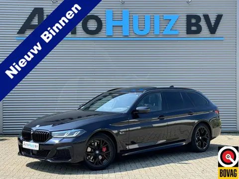 BMW 5 Serie Touring 530e High Executive M Sport Panoramadak Trekhaak Harman-Kardon Carplay 19 inch L