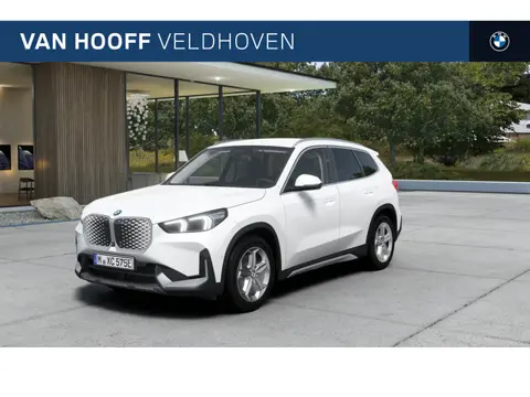 BMW iX1 eDrive20 xLine / Trekhaak / Achteruitrijcamera / Adaptieve LED / Comfort Access / Stoelverwa