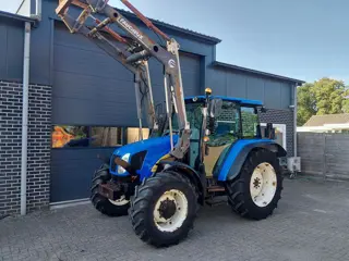 New Holland T5050 met voorlader