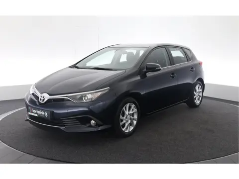 Toyota Auris 1.2T Aspiration (bj 2016, automaat)