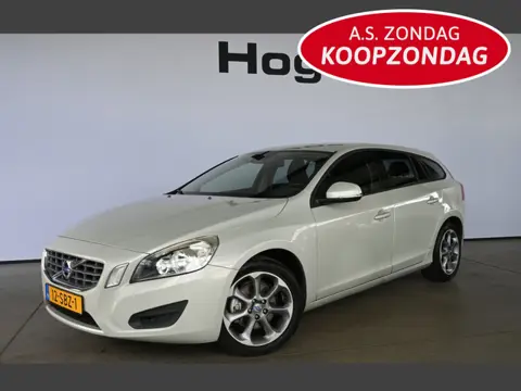 Volvo V60 1.6 T3 Kinetic Cruise control Clima Lichtmetaal Navigatie PDC 100% Onderhouden! Inruil Mog