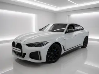 BMW i4 M50 High Executive 84 kWh | CoPilot | 19" | Schuifdak | Harman Kardon | Trekhaak