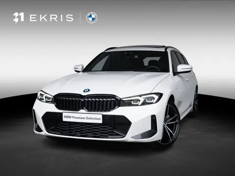 BMW 3 Serie Touring 320e SoH 98% | M Sportpakket | Travel Pack | 19 inch | Glazen panoramadak | HiFi