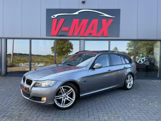 BMW 318i 2.0 AUT Xenon Leder NaviProf Panorama Trekhaak
