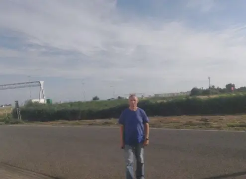 Man(bi) gesteliseerd zoekt vrouw of stel voor een xxx date.