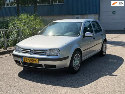Volkswagen Golf 1.6 Sportline Automaat! Airco! 5DRS 1 jaar APK! PDC!