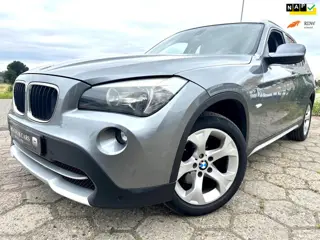 BMW X1 18i 5D NAP Airco Trekhaak Navi Parkeersensoren Elek.ramen APK Velgen