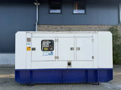 Perkins 1300 Serie FG Wilson 160 kVA noodstroom aggregaat generatorset as New ! 137 hours