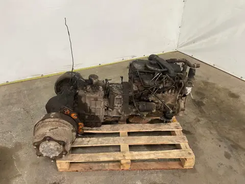 Toyota 4-cylinder diesel engine Toyota 4-cilinder dieselmotor compleet - Handgeschakelde versnelling