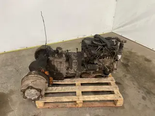 Toyota 4-cylinder diesel engine Toyota 4-cilinder dieselmotor compleet - Handgeschakelde versnelling