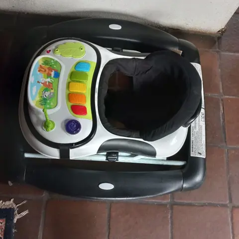 Baby loopkar, topmark - stoere loopstoel van topmark