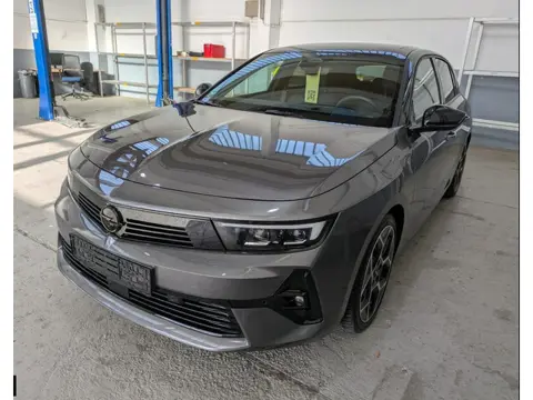 Opel Astra 1.2 Turbo Ultimate Automaat Panorama dak/360 camera/Stoel en stuurverwarming.