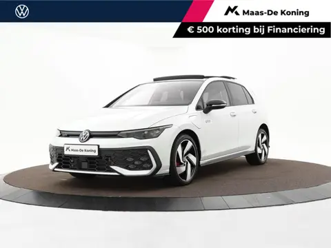 Volkswagen Golf 1.5 272pk DSG eHybrid GTE · Panoramadak · Wegklapbare Trekhaak · Stoel ventilatie · 