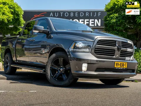 Dodge Ram 1500 5.7 V8 CREW CAB 6'4 | PANORAMADAK | PARKEERCAMERA | LUCHTVERING | STOEL VERWARMING / 