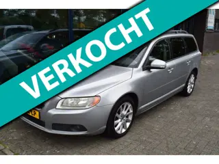 Volvo V70 2.5T Momentum AUTOMAAT / Lederen bekleding, lichtmetalen velgen, climate control