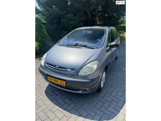 Citroen Xsara Picasso 1.8i-16V Différence 2