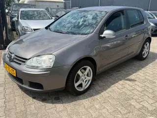 Volkswagen Golf V 1.6 FSI Optive 2006 5-Deurs Airco Lmv