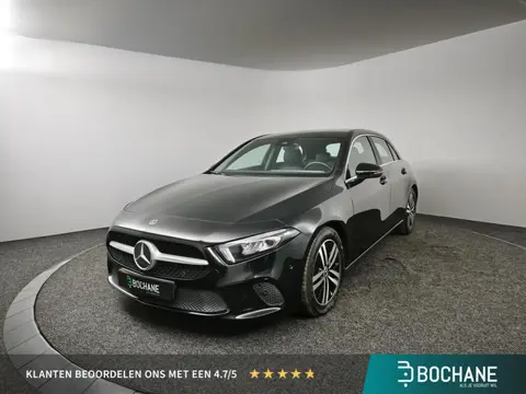 Mercedes-Benz A-klasse 180 Luxury Line | Trekhaak | Stoelverwarming | Navigatie | Climate Control |