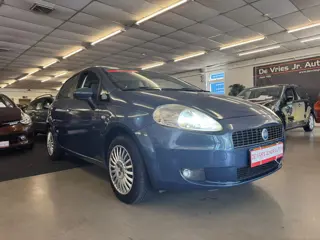 Fiat Grande Punto 1.2 Dynamic. 5-drs, cruise control, airco, xenon en trekhaak!