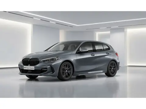 BMW 1-serie 118i M-Sport | Trekhaak | Hifi | Stoel en Stuurverwarming | Camera | Voorbereiding Drivi