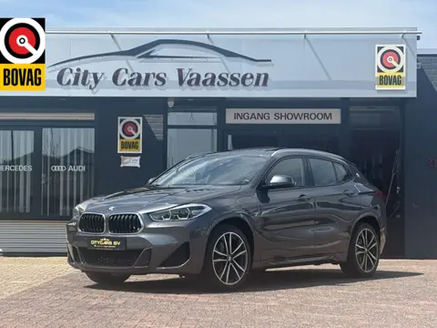 BMW X2 xDrive25e automaat full options M sport pakket panoramadak navi camera climate ctr cruise ctr