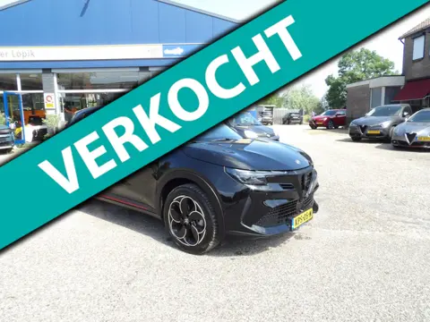 Alfa Romeo Junior 1.2 Turbo Hybrid Ibrida Speciale / Rijklaarprijs