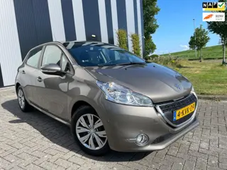 Peugeot 208 1.2 VTi Envy Clima-Cruise-Navi-Pdc-Trekhaak