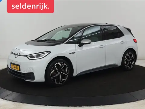 Volkswagen ID.3 First Plus 58 kWh | Trekhaak |  Stoel & stuurverwarming | Camera | Adaptive cruise |