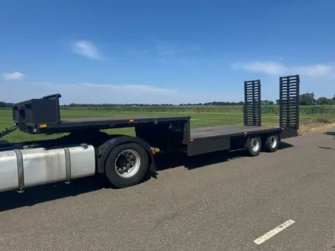Floor semi dieplader luchtgeveerd oprijkleppen