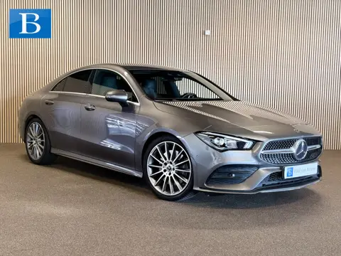 Mercedes-Benz CLA-Klasse 220 AMG STYLING-CAMERA-TREKHAAK-SFEERVERLICHTING-MULTISPAAKS-BTW