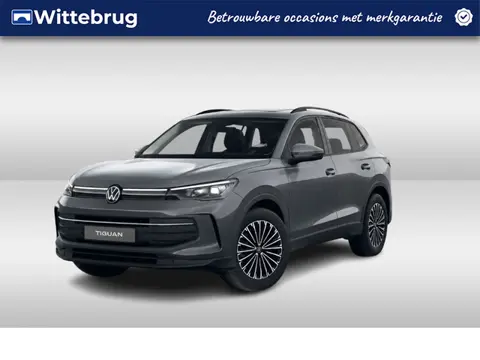 Volkswagen Tiguan 1.5 eTSI DSG Life Edition / Panorama dak / 360 Camera / Stoelverwarming voor / 18'