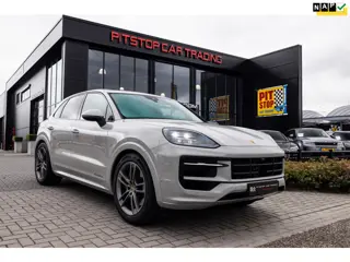 Porsche Cayenne 3.0 E-Hybrid, Passenger display, *Krijt*, MY2024, NL Auto!