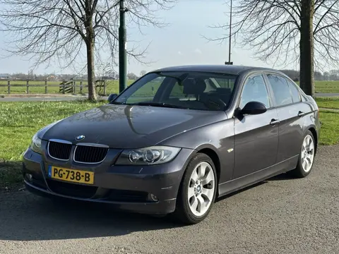 BMW 3 Serie 318i  nette auto * rijd perfect * (bj 2007)