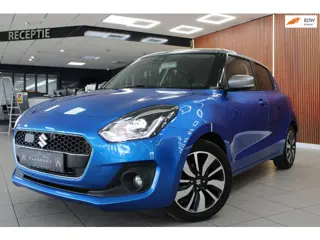 Suzuki Swift 1.0 Stijl Automaat | Airco | Cruise Control | Navi | Parkeersenoren & Camera