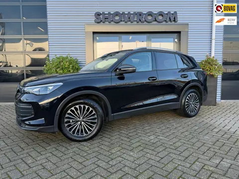 Volkswagen Tiguan 1.5 eTSI Life Edition Stoel en Stuurverwarming|Apple carplay|18 inch velgen|Fabrie