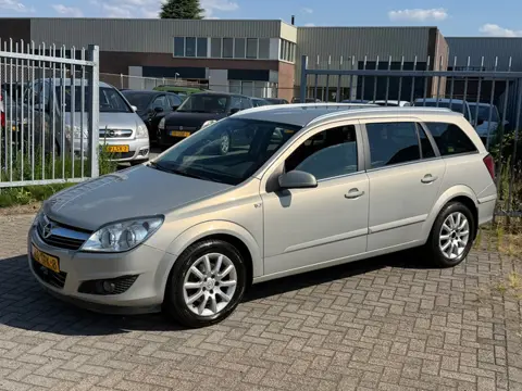 Opel Astra Wagon 1.6 Temptation 116PK! 2e eigenaar! NL AUTO NAP! Airco l Cruise l Trekhaak l LMV l M