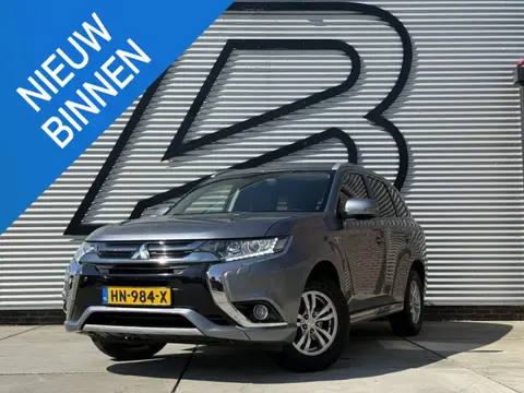 Mitsubishi Outlander 2.0 PHEV Business Edition Navi|Camera|Trekhaak|Clima|Cruise|N.A.P|Dealer Odnerh