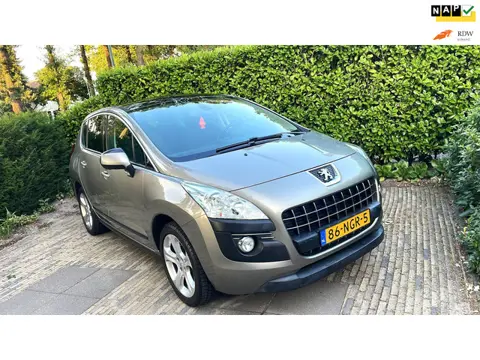 Peugeot 3008 1.6 VTi ST 2010-Panorama-Navi-Clima-Cruise-APK