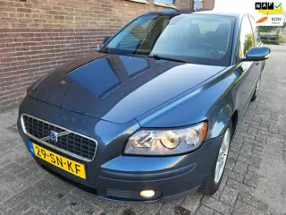 Volvo S40 1.8 BJ 2006 APK 19-2-27 VOL LEER 1150,-