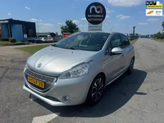 Peugeot 208 2013 * 1.6 e-HDi Allure * AUTOMAAT * APK * TOP CAR !