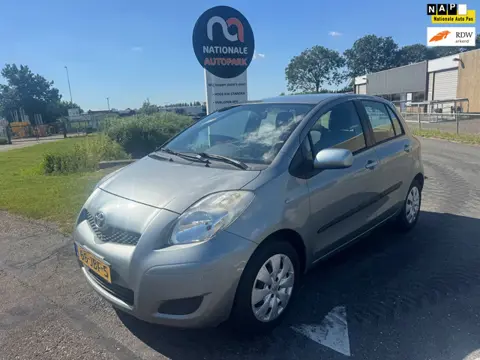 Toyota Yaris 2009 * 1.3 VVTi Aspiration * AUTOMAAT * APK * EXPORT & HANDEL ONLY LET OP !!