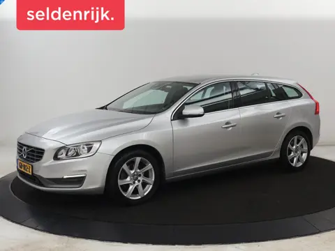 Volvo V60 1.6 T3 Momentum | Automaat | Trekhaak | Camera |  Navigatie | Climate control | Parkeerhul